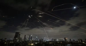 ايران جا اسرائيل تي نوان حملا؛ تل ابيب ۽ حيفا ۾ 5 ڄڻا مارجي ويا، ڪيترائي زخمي ايران جا اسرائيل تي نوان حملا؛ تل ابيب ۽ حيفا ۾ 5 ڄڻا مارجي ويا، ڪيترائي زخمي